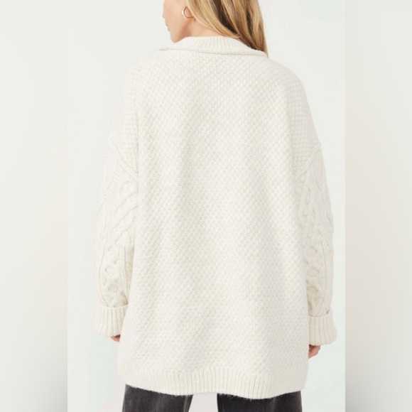Free People Leslie Cable Knit Oversized Sweater NWOT SIZE S - Picture 4 of 10